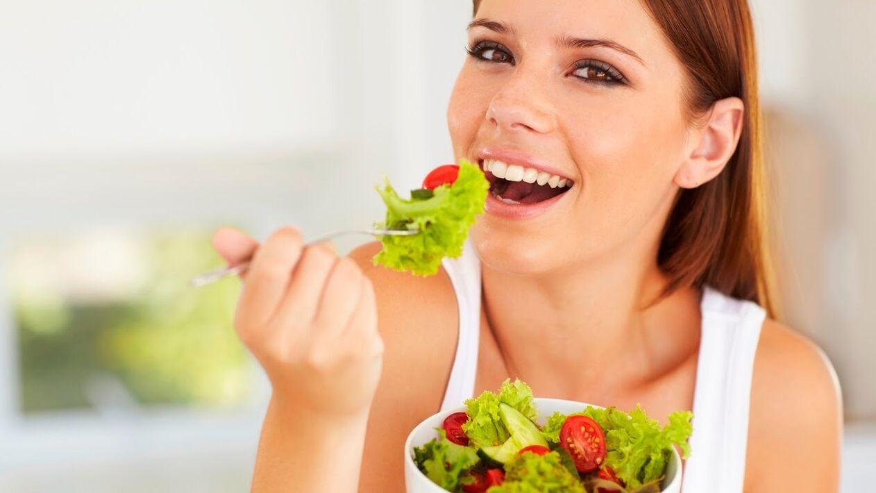 jedete zelenu salatu na lijenoj dijeti